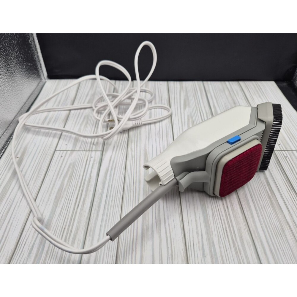 Pre-owned Rowenta Steam Brush  Model DA55 Handheld for Removing Wrinkles TESTED